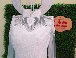 Áo dài trắng ren có đuôi size XL