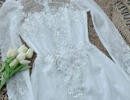 Áo dài trắng ren mi tay bồng M