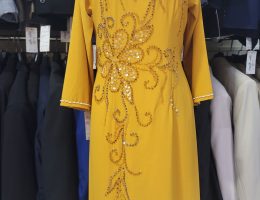 Áo dài mẹ lụa vàng
